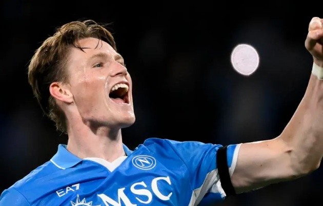 Scott McTominay ăn mừng bàn thắng trong màu áo Napoli sau khi rời Manchester United