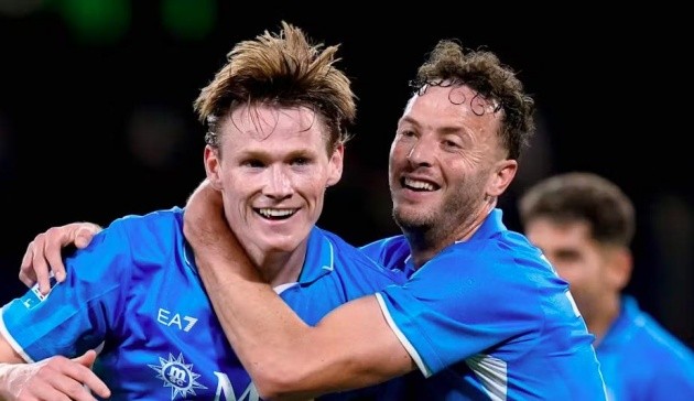 Scott McTominay ăn mừng bàn thắng trong màu áo Napoli