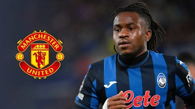 Ademola Lookman trong màu áo Atalanta, ăn mừng bàn thắng.