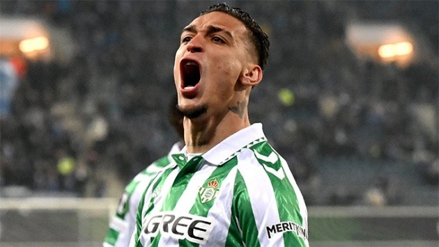 Antony trong màu áo Betis thể hiện phong độ ấn tượng khiến CLB này quyết tâm giữ chân.
