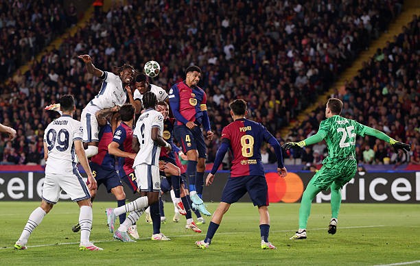 Barca và Inter đã mang đến một trận cầu mãn nhãn với rượt đuổi tỷ số nghẹt thở tại Champions League.
