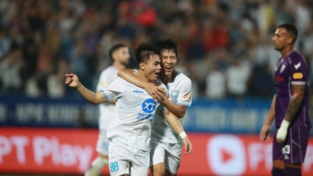 Daniel Passira nhận giải Cầu thủ xuất sắc nhất tháng Tư V-League 2024/25 nhờ phong độ chói sáng giúp Hà Nội FC thăng hoa.