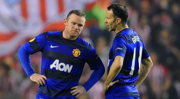 Hình ảnh Rooney và Giggs trong trận đấu năm 2012, khi những ngôi sao này cũng không thể giúp MU đánh bại Bilbao tại Europa League.