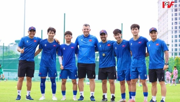 HLV Cristiano Roland cùng U16 Việt Nam có bước chạy đà hoàn hảo trước giải quốc tế.