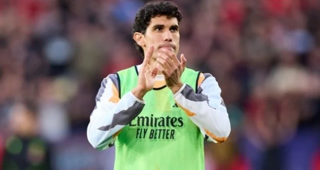 Jesus Vallejo ít được sử dụng nhưng có thể là phương án dự phòng bất đắc dĩ.