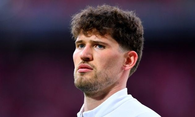 Kobel lọt vào tầm ngắm của Chelsea