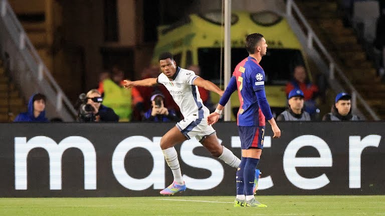 Lamine Yamal khuấy đảo hàng phòng ngự Inter Milan bằng kỹ thuật cá nhân điêu luyện.