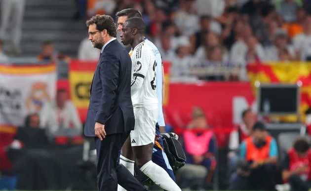 Mendy dính cháº¥n thÆ°Æ¡ng.