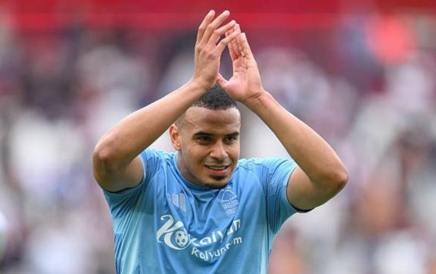 Murillo gây ấn tượng mạnh mẽ tại Nottingham Forest, thu hút sự chú ý của nhiều CLB lớn.