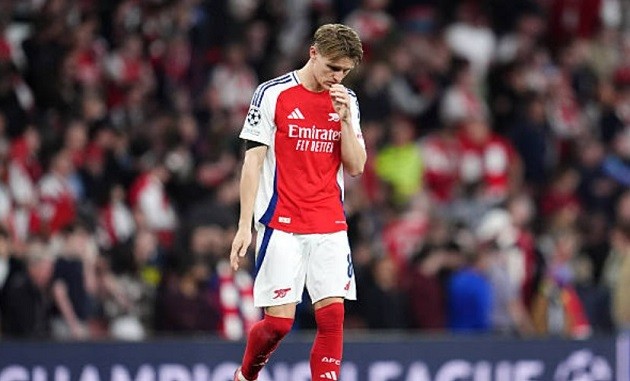 Odegaard Ä‘ã chÆ¡i dÆ°á»›i sá»©c trÆ°á»›c PSG.