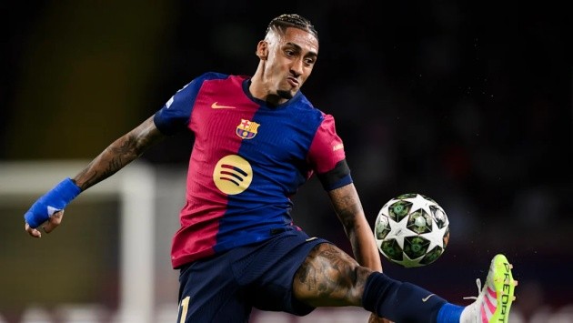 Raphinha kiến tạo cho Ferran Torres trong trận đấu với Inter Milan