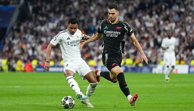 Rodrygo ăn mừng bàn thắng, thể hiện sự tự tin và đẳng cấp.