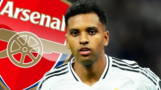Rodrygo Goes trong màu áo Real Madrid, thể hiện kỹ năng rê bóng tốc độ.