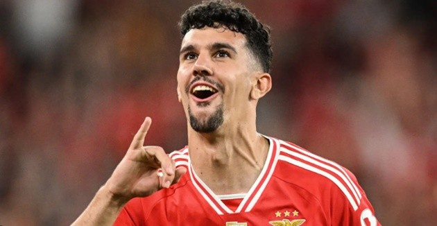 Tomas Araujo trong màu áo Benfica, lọt tầm ngắm của Chelsea và Liverpool