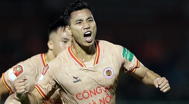 Vũ Văn Thanh trong màu áo Công An Hà Nội