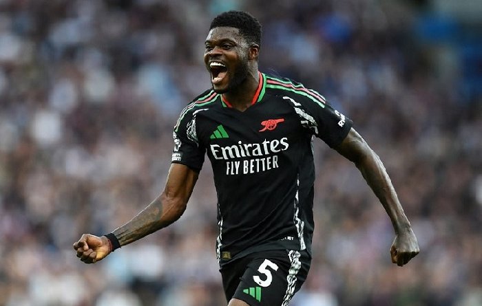 barca-u-muu-cuom-partey-arsenal-de-mat-tru-cot_1748835091.jpg