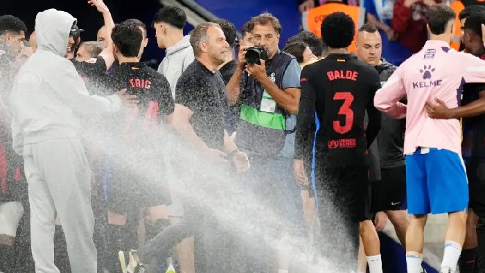 espanyol-ngan-can-barcelona-an-mung-vo-dich-la-liga_1747364270.jpg