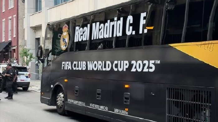 real-madrid-buc-xuc-vi-bi-hanh-xac-6-tieng-tren-xe-buyt_1751119860.jpg