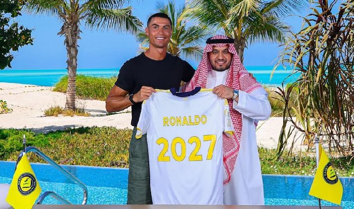 ronaldo-nhan-15-co-phan-khi-tai-ky-hop-dong-voi-al-nassr_1750983713.jpg
