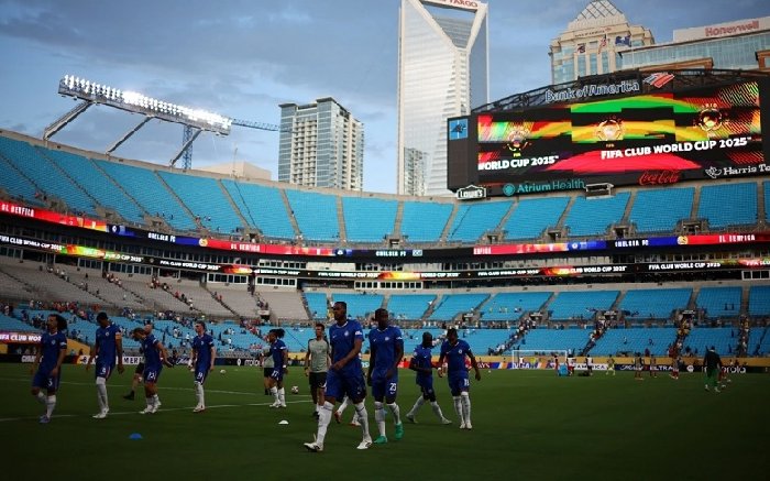 tran-chelsea-gap-benfica-bi-gian-doan-gan-2-tieng-vi-thoi-tiet_1751160147.jpg